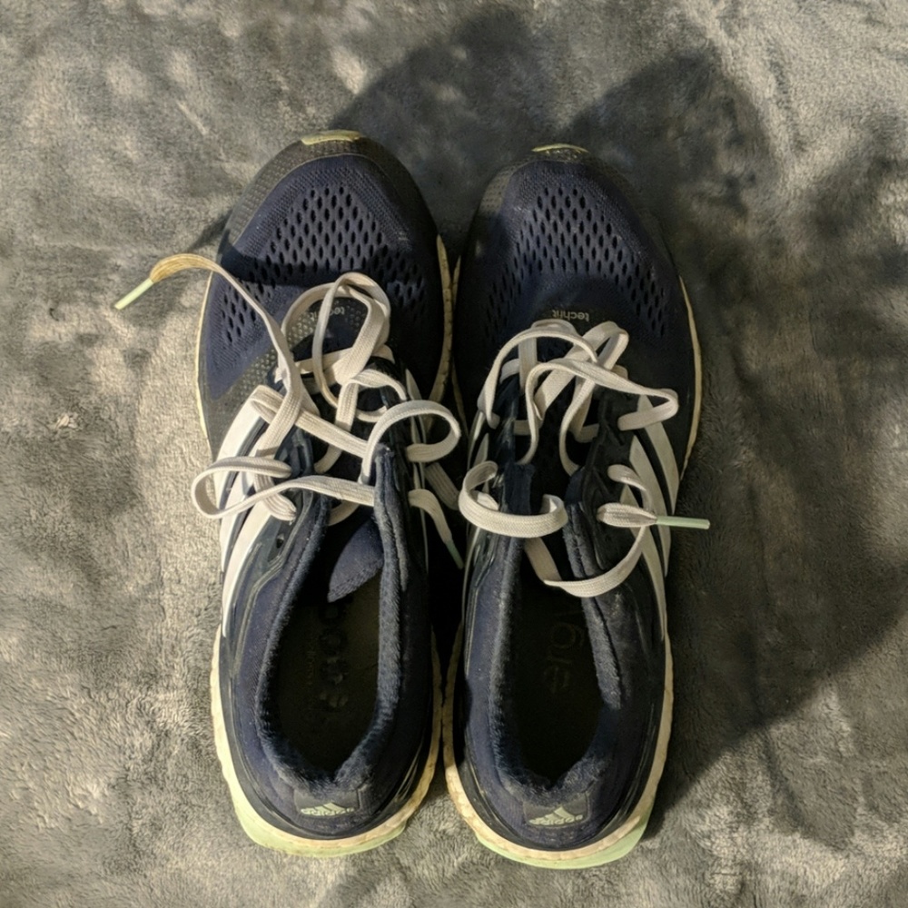 Adidas "energyy boost" running shoes
